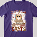Just A Girl Who Love Cats - Personalized Cat T-shirt